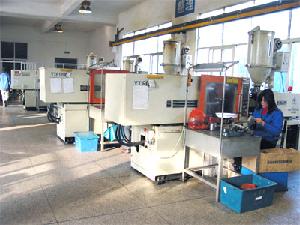 東莞市長安益藝五金塑膠模具廠 專業模具制造的引領者